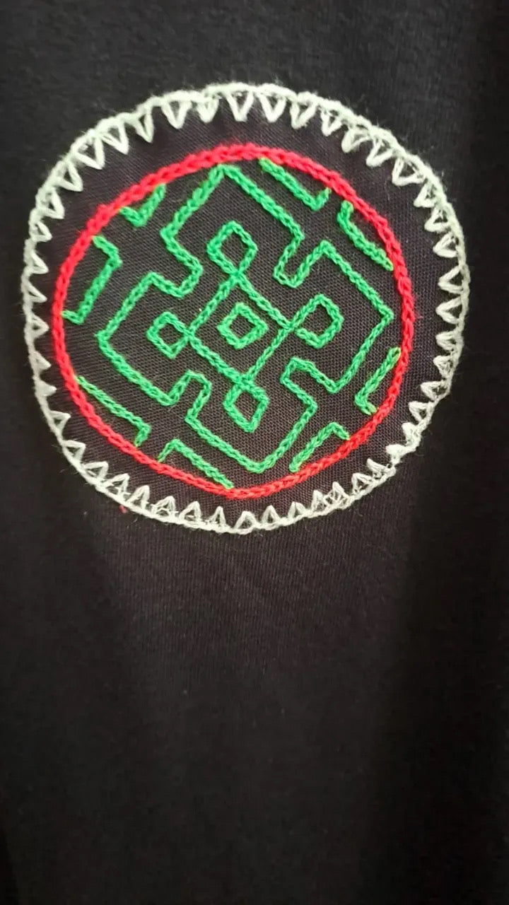 Shipibo Patch T-shirt | Handcrafted Tiny Art | Nido Shop
