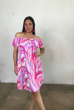 Load image into Gallery viewer, slow fashion sustainable light tropical clothing made in Panama, national talent direct to your home. Nido Shop pros at integrating local indigenous art with easy to wear cool contemporary clothing and beachwear. You feel blessed, want to relax and make good social choices. We love working with Guna molas and Ngabe pintas and supporting local artisans artesanal
