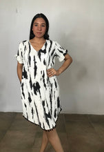 Load image into Gallery viewer, Pom Tunic Carbon
