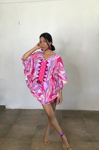 slow fashion sustainable light tropical clothing made in Panama, national talent direct to your home. Nido Shop pros at integrating local indigenous art with easy to wear cool contemporary clothing and beachwear. You feel blessed, want to relax and make good social choices. 