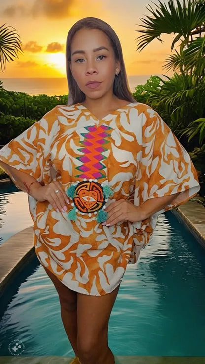 Ombre Pinta Mola Poncho Mosaico | Hamsa Collectible | Nido Shop PTY