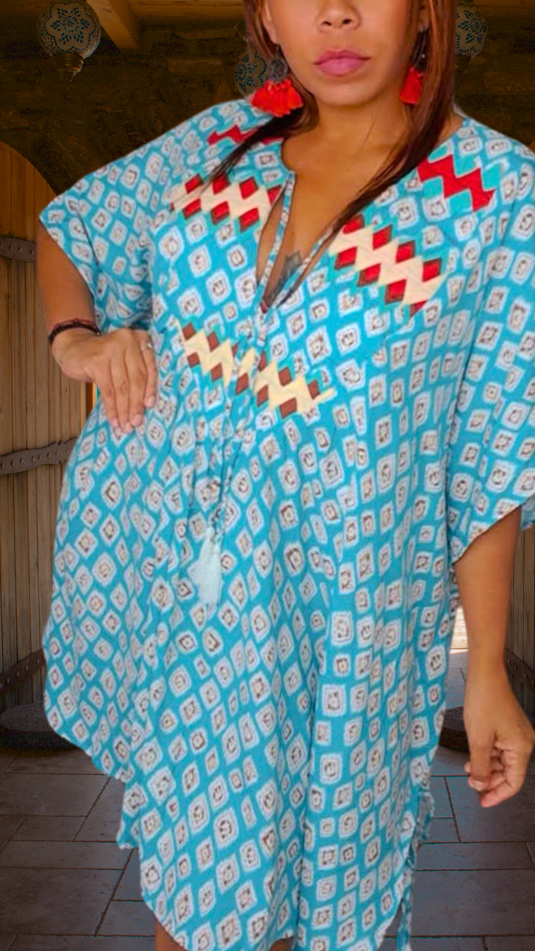 Poncho Dientes Ngäbe Quetzal | Indigenous Textile Art | Nido Shop