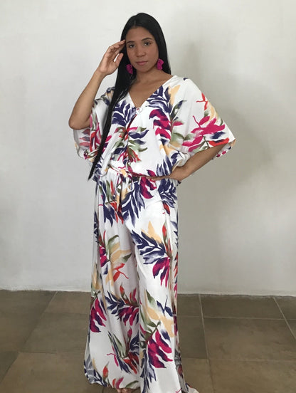 Ropa ligera sostenible tropical slow fashion hecha en panama, talento nacional directo a domicilio. Nido Shop expertos en integrar arte local ropa originaria contemporánea con tu ropa fresquita playera. La vida relax bendecida y contribuyente social.  Amamos las molas y las pintas, apoyamos artesanos Guna y Ngabe.