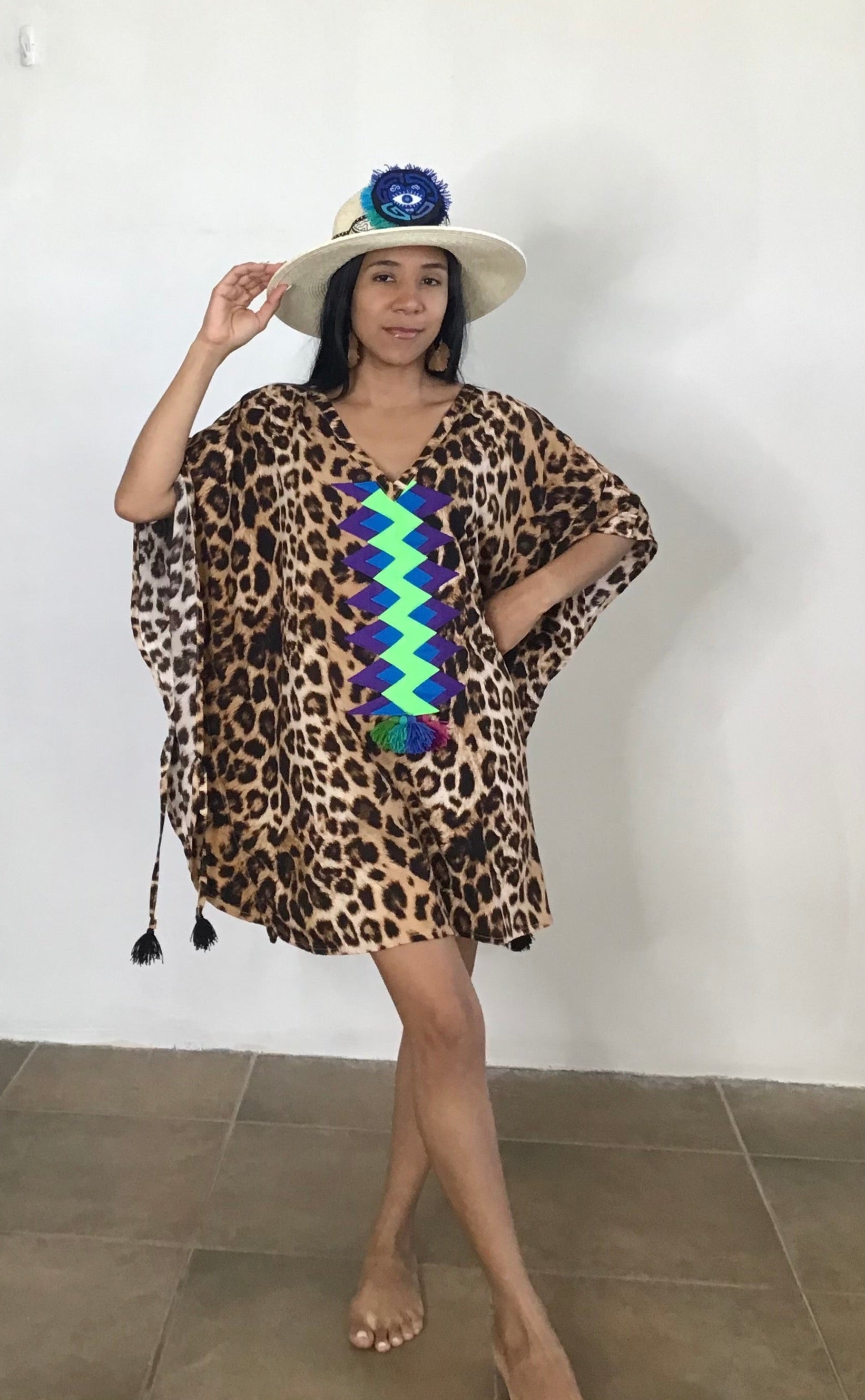 Ropa ligera sostenible tropical slow fashion hecha en panama, talento nacional directo a domicilio. Nido Shop pros en integrar arte local ropa originaria contemporánea con tu ropa fresquita playera. La vida relax bendecida y contribuyente social. 